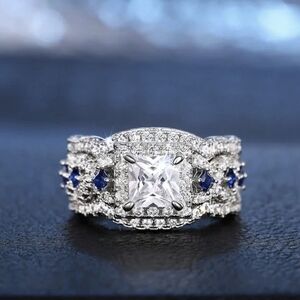 Elegant Silver and Blue Sapphire Gemstone Ring